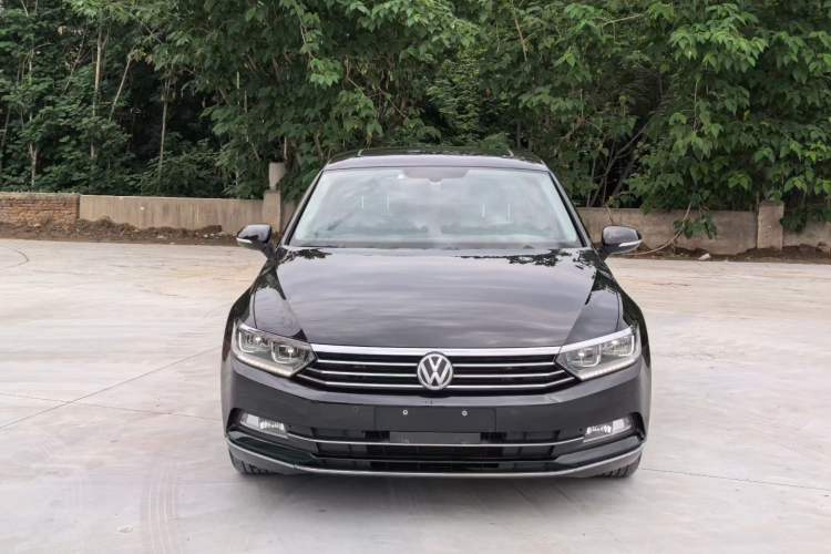 Used Volkswagen Magotan 2019 330TSI DSG Luxury Version China VI Standard Exterior 1