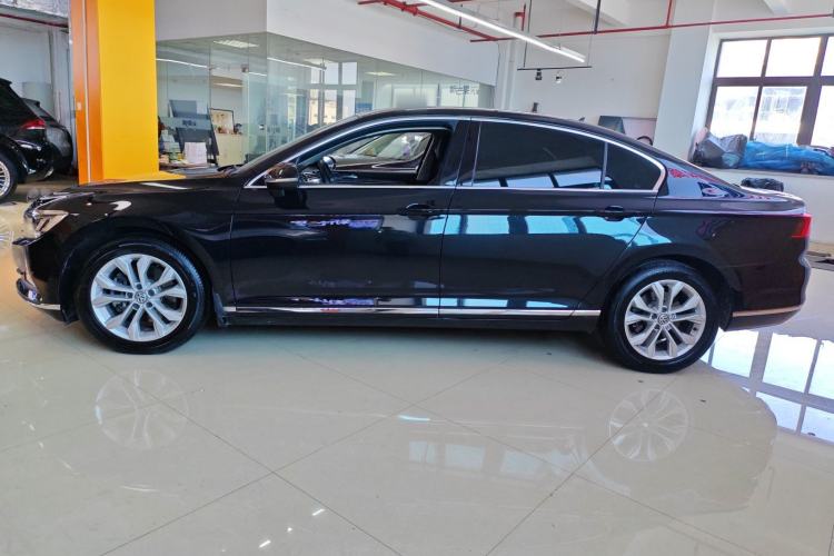 Used Volkswagen Magotan 2019 330TSI DSG Luxury Version China VI Standard Exterior 1