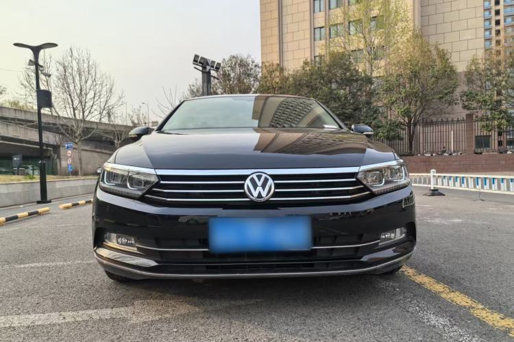 Used Volkswagen Magotan 2019 330TSI DSG Luxury Version China VI Standard Exterior 1