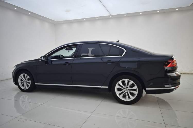 Used Volkswagen Magotan 2019 330TSI DSG Luxury Model China V Standard Exterior 11