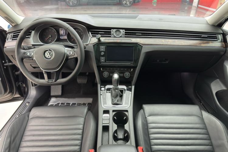 Used Volkswagen Magotan 2019 330TSI DSG Luxury Version China VI Standard Exterior 12