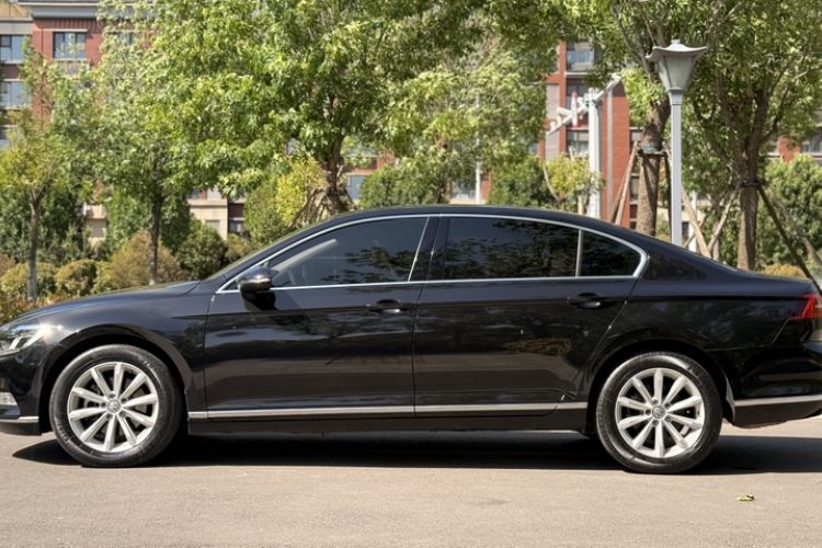Used Volkswagen Magotan 2019 330TSI DSG Leading Model China VI Standard Exterior 2