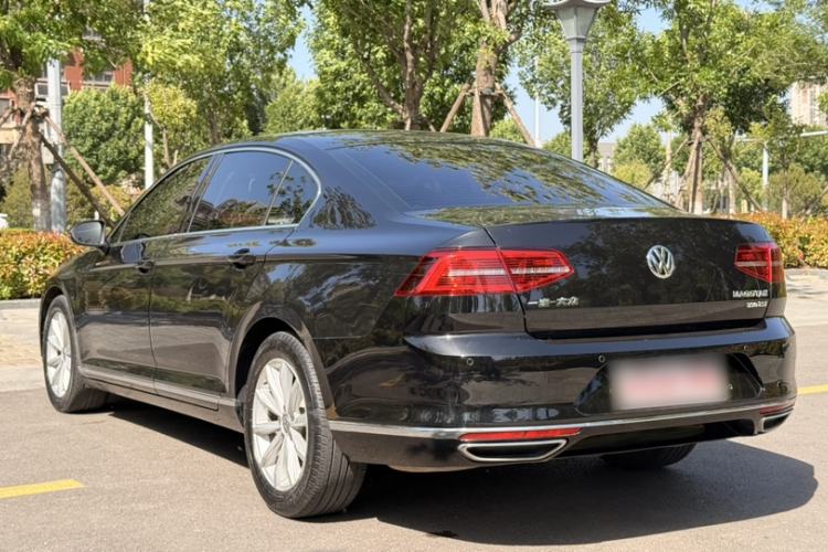 Used Volkswagen Magotan 2019 330TSI DSG Leading Model China VI Standard Exterior 3
