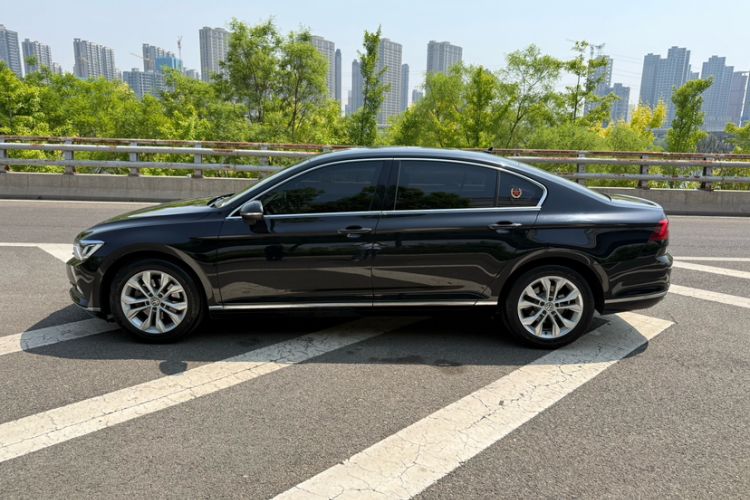 Used Volkswagen Magotan 2019 380TSI DSG Luxury Model China V Standard Exterior 3