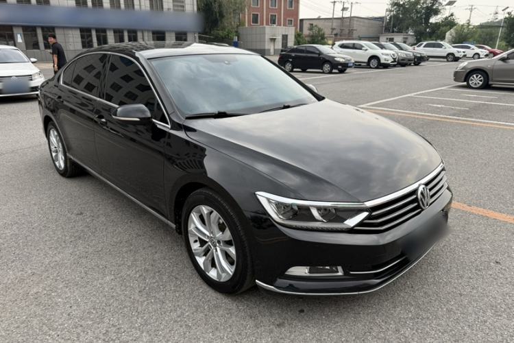 Used Volkswagen Magotan 2019 330TSI DSG Luxury Version China VI Standard Exterior 3