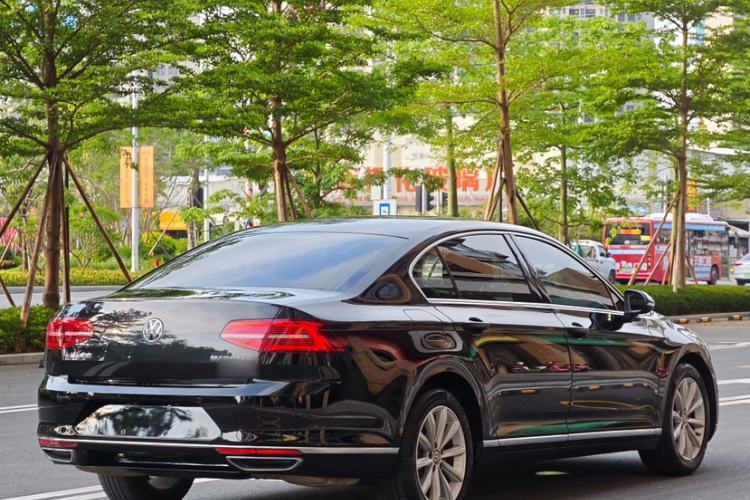 Used Volkswagen Magotan 2019 330TSI DSG Leading Model China VI Standard Exterior 3