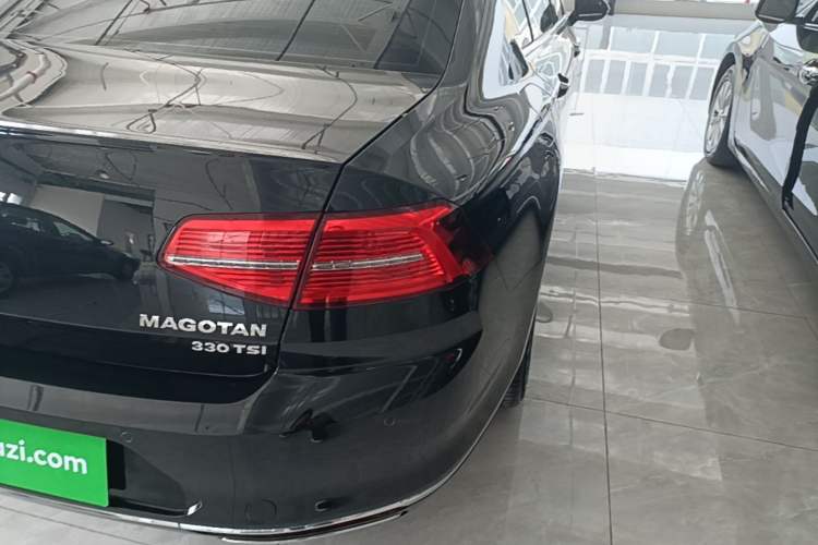 Used Volkswagen Magotan 2019 330TSI DSG Leading Model China VI Standard Exterior 3