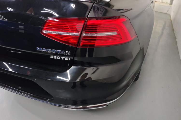 Used Volkswagen Magotan 2019 330TSI DSG Leading Model China VI Standard Exterior 3