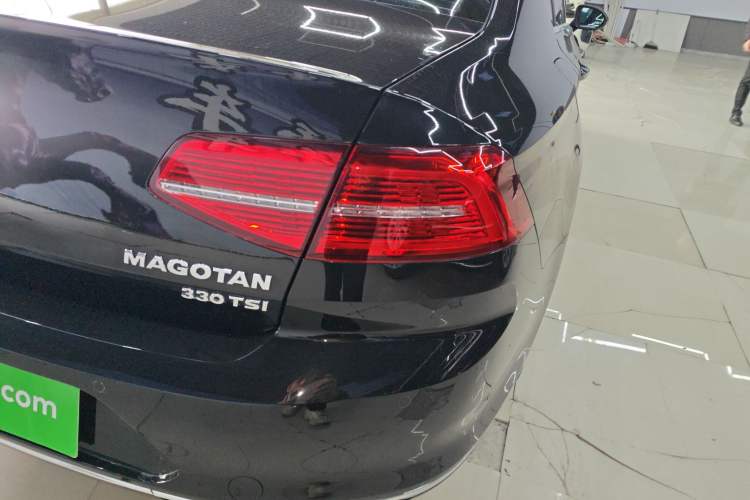 Used Volkswagen Magotan 2019 330TSI DSG Luxury Model China V Standard Exterior 3