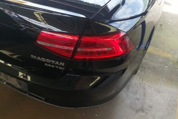 Used Volkswagen Magotan 2019 280TSI DSG Leading Model China VI Standard Exterior 3