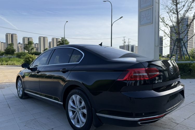 Used Volkswagen Magotan 2019 330TSI DSG Luxury Model China V Standard Exterior 3