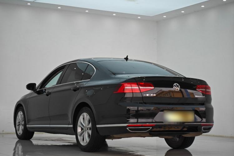 Used Volkswagen Magotan 2019 330TSI DSG Luxury Model China V Standard Exterior 3