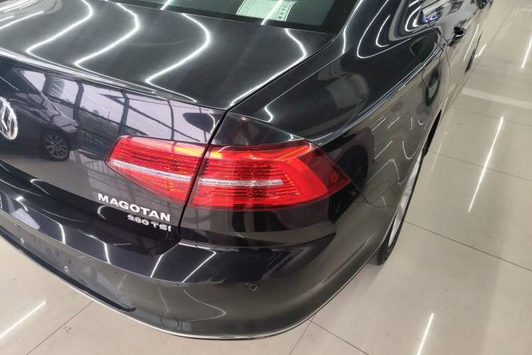 Used Volkswagen Magotan 2019 280TSI DSG Leading Model China VI Standard Exterior 3
