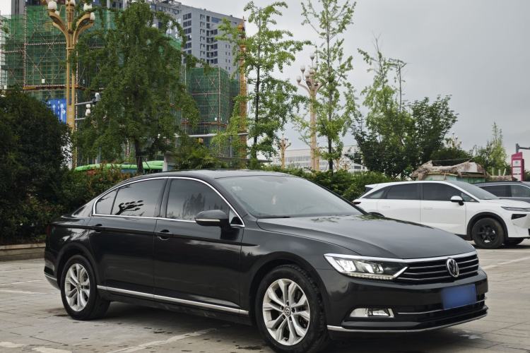 Used Volkswagen Magotan 2019 330TSI DSG Luxury Model China V Standard Exterior 3