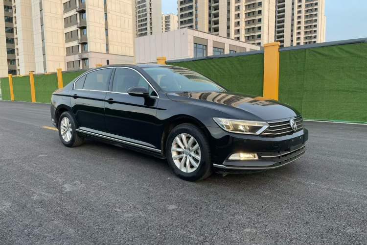 Used Volkswagen Magotan 2019 280TSI DSG Comfort Model China VI Standard Exterior 3