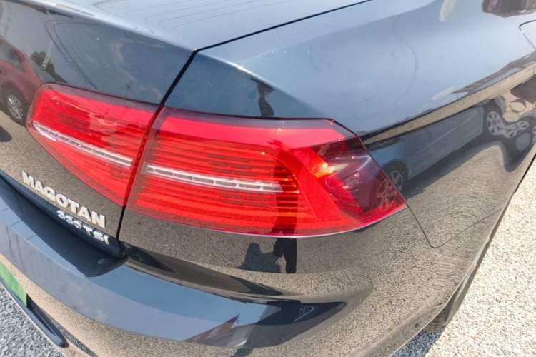 Used Volkswagen Magotan 2019 330TSI DSG Leading Model China VI Standard Exterior 3