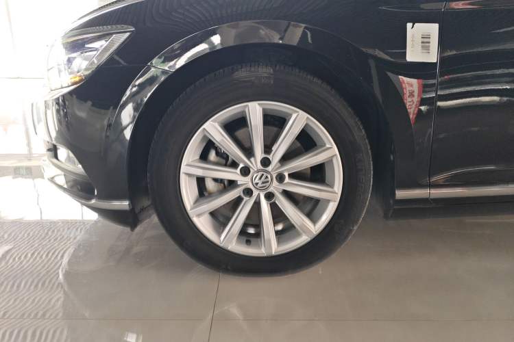 Used Volkswagen Magotan 2019 330TSI DSG Leading Edition China V Standard Exterior 4