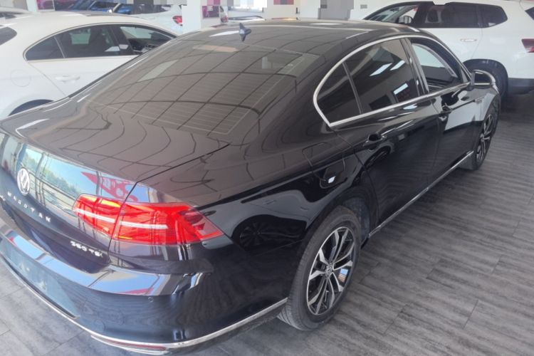 Used Volkswagen Magotan 2019 330TSI DSG Luxury Model China V Standard Exterior 4