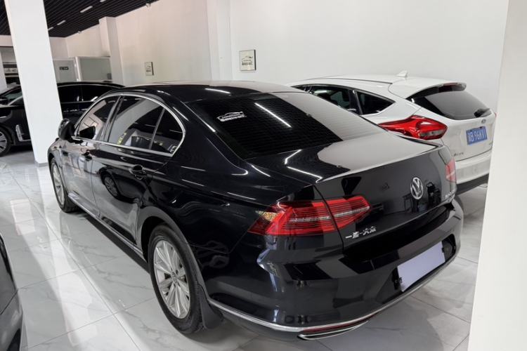 Used Volkswagen Magotan 2019 330TSI DSG Leading Model China VI Standard Exterior 4