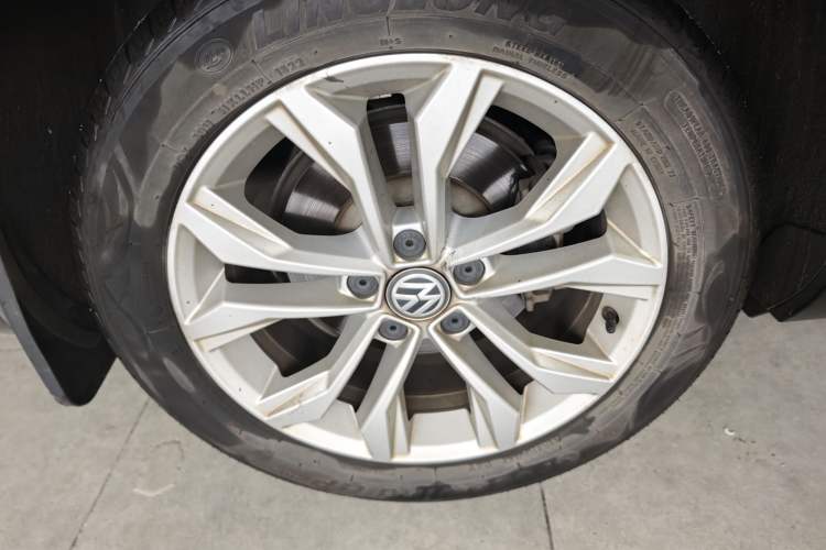 Used Volkswagen Magotan 2019 330TSI DSG Luxury Version China VI Standard Exterior 4