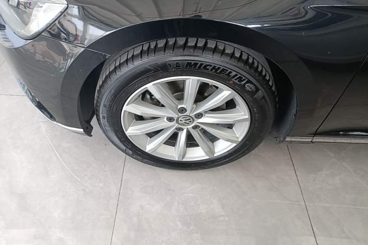 Used Volkswagen Magotan 2019 330TSI DSG Leading Model China VI Standard Exterior 4
