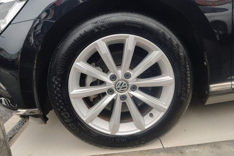 Used Volkswagen Magotan 2019 330TSI DSG Leading Model China VI Standard Exterior 4