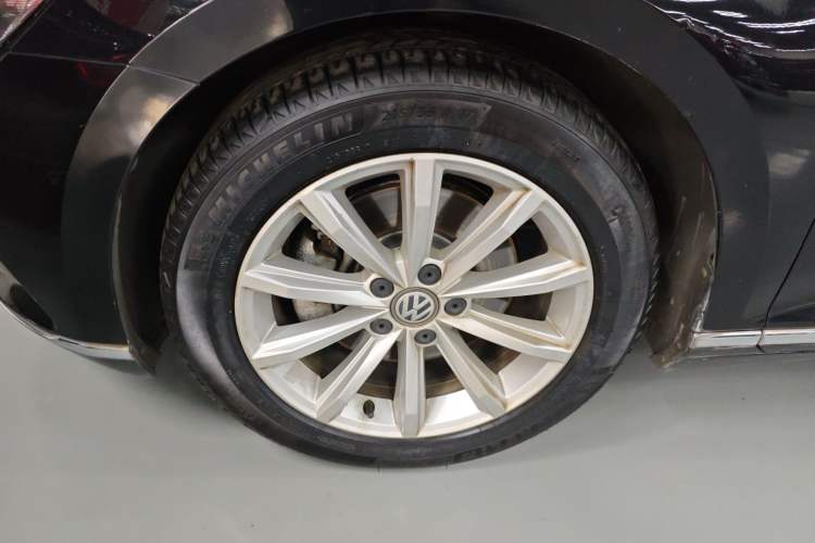 Used Volkswagen Magotan 2019 330TSI DSG Leading Model China VI Standard Exterior 4