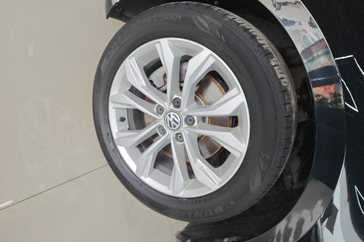 Used Volkswagen Magotan 2019 330TSI DSG Luxury Model China V Standard Exterior 4