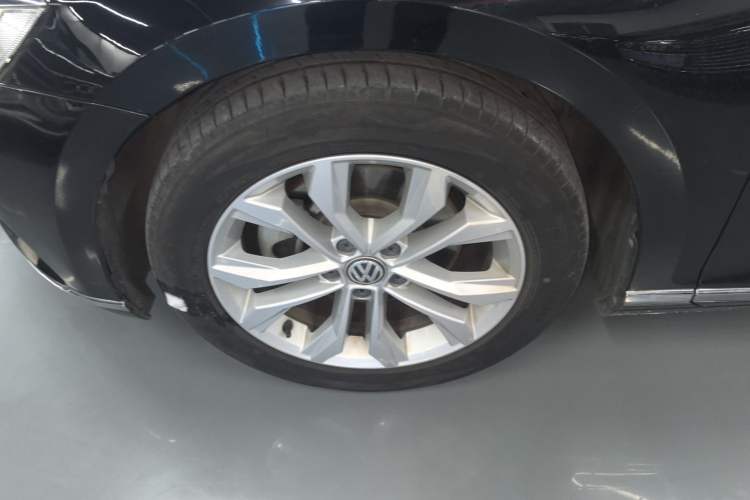 Used Volkswagen Magotan 2019 330TSI DSG Luxury Version China VI Standard Exterior 4