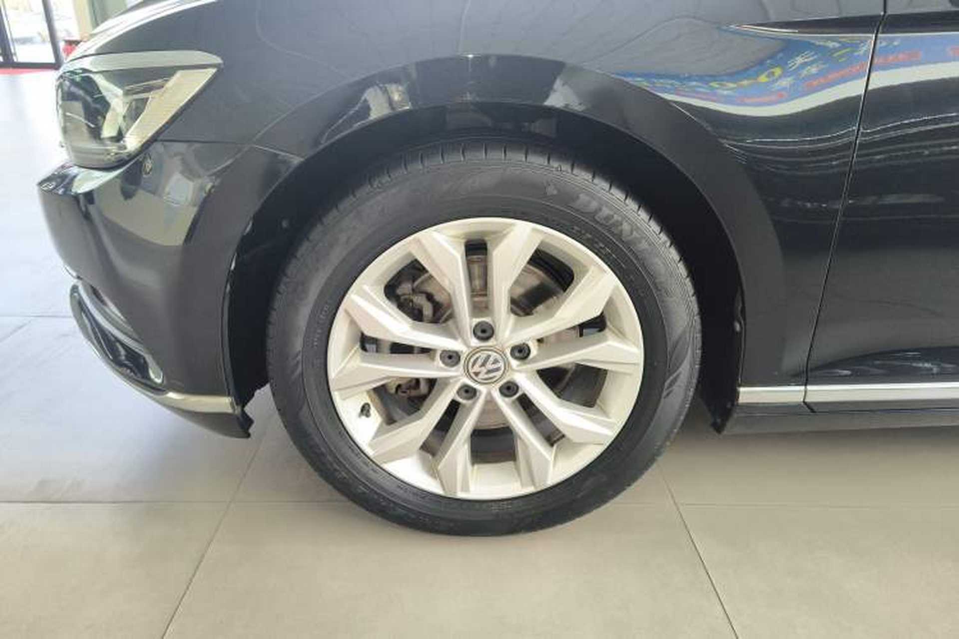 Used Volkswagen Magotan 2019 330TSI DSG Luxury Version China VI Standard Exterior 4