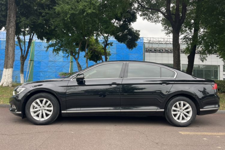 Used Volkswagen Magotan 2019 280TSI DSG Comfort Model China VI Standard Exterior 4