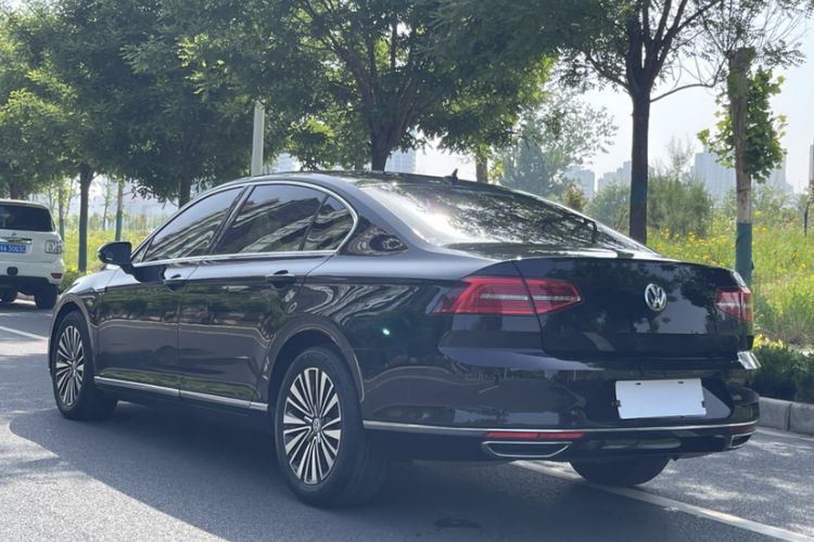Used Volkswagen Magotan 2019 330TSI DSG Luxury Model China V Standard Exterior 4
