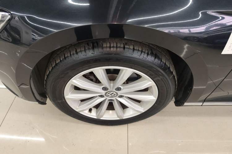 Used Volkswagen Magotan 2019 280TSI DSG Leading Model China VI Standard Exterior 4