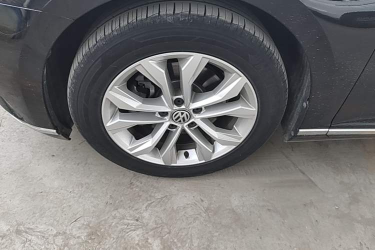 Used Volkswagen Magotan 2019 330TSI DSG Luxury Version China VI Standard Exterior 4