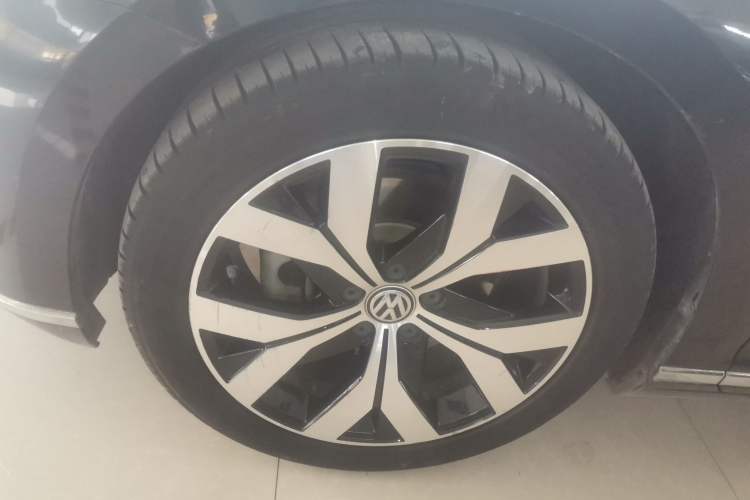 Used Volkswagen Magotan 2019 330TSI DSG Luxury Version China VI Standard Exterior 4