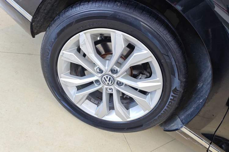Used Volkswagen Magotan 2019 330TSI DSG Luxury Version China VI Standard Exterior 4