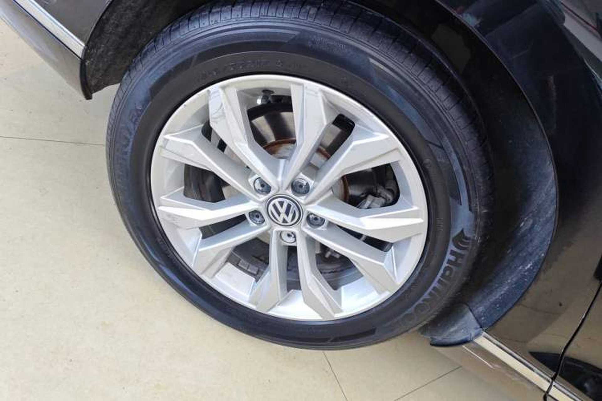 Used Volkswagen Magotan 2019 330TSI DSG Luxury Version China VI Standard Exterior 4