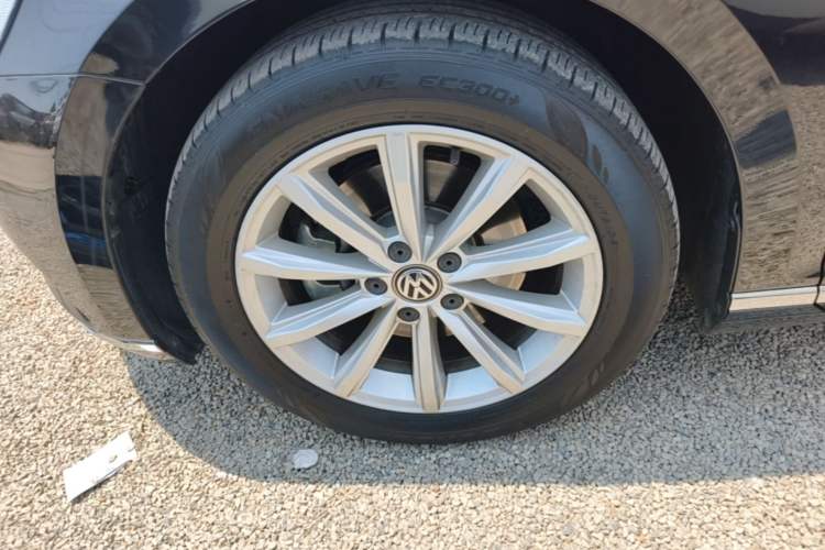 Used Volkswagen Magotan 2019 330TSI DSG Leading Model China VI Standard Exterior 4