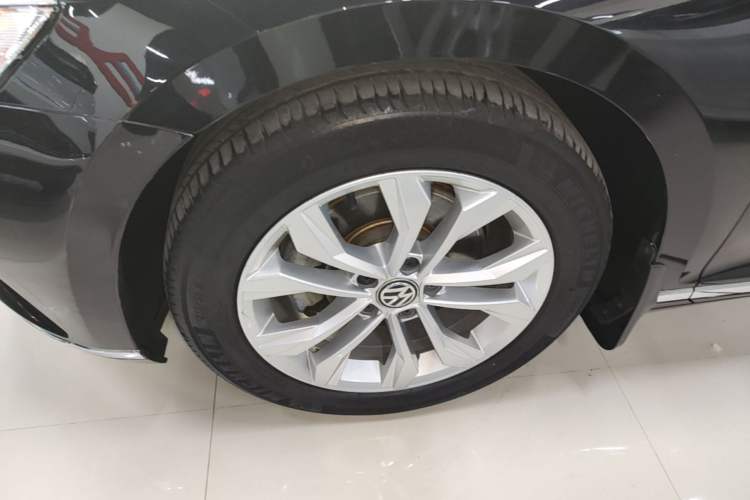 Used Volkswagen Magotan 2019 330TSI DSG Luxury Model China V Standard Exterior 4
