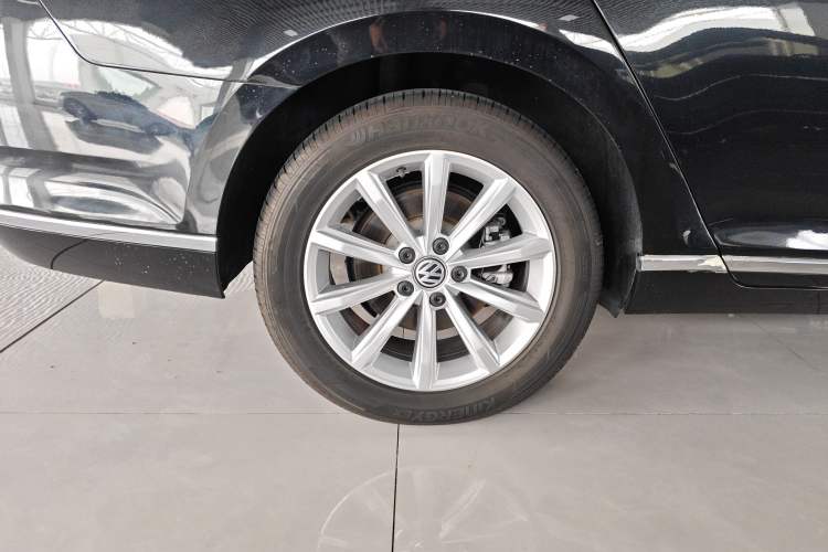 Used Volkswagen Magotan 2019 330TSI DSG Leading Edition China V Standard Exterior 5