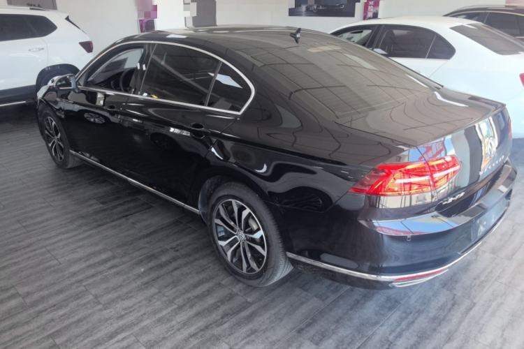 Used Volkswagen Magotan 2019 330TSI DSG Luxury Model China V Standard Exterior 5
