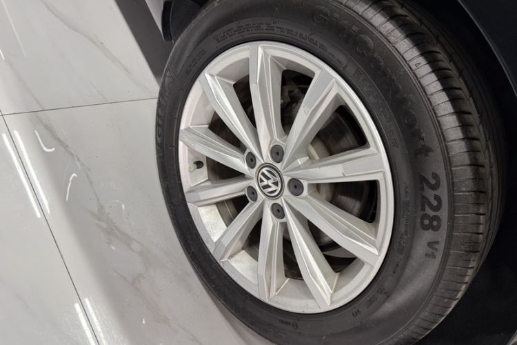 Used Volkswagen Magotan 2019 330TSI DSG Leading Model China VI Standard Exterior 5
