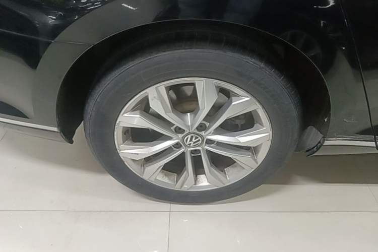 Used Volkswagen Magotan 2019 330TSI DSG Luxury Model China V Standard Exterior 5