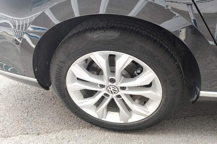 Used Volkswagen Magotan 2019 330TSI DSG Luxury Model China V Standard Exterior 5
