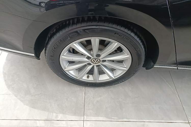 Used Volkswagen Magotan 2019 330TSI DSG Leading Model China VI Standard Exterior 5