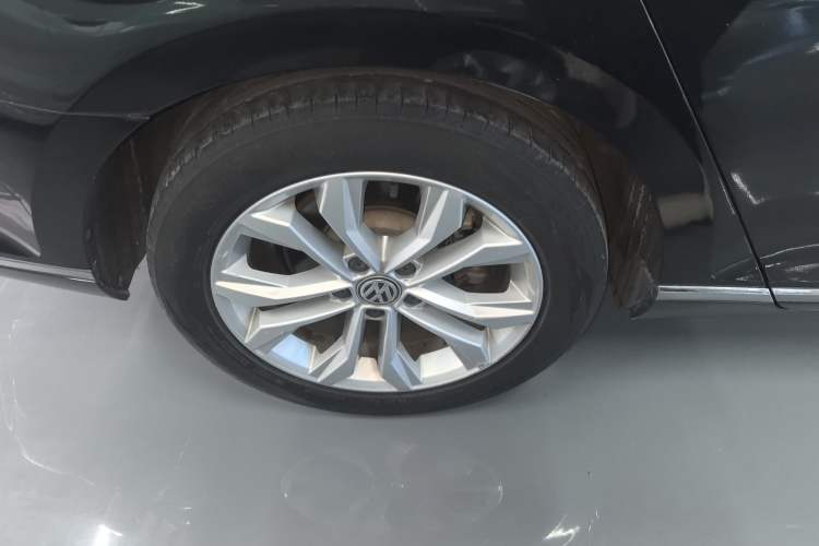 Used Volkswagen Magotan 2019 330TSI DSG Luxury Version China VI Standard Exterior 5