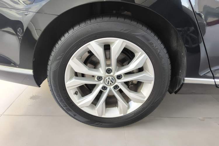Used Volkswagen Magotan 2019 330TSI DSG Luxury Version China VI Standard Exterior 5