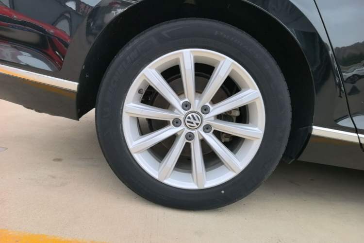 Used Volkswagen Magotan 2019 330TSI DSG Leading Model China VI Standard Exterior 5