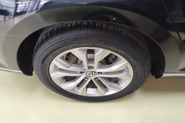 Used Volkswagen Magotan 2019 330TSI DSG Luxury Version China VI Standard Exterior 5