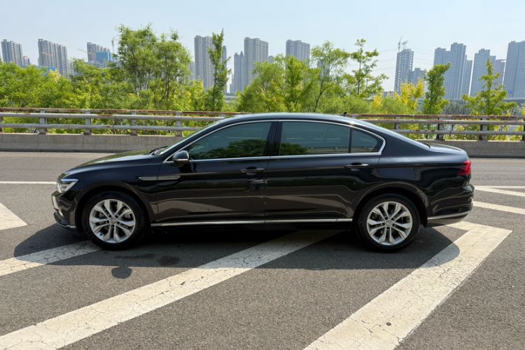 Used Volkswagen Magotan 2019 330TSI DSG Luxury Version China VI Standard Exterior 5